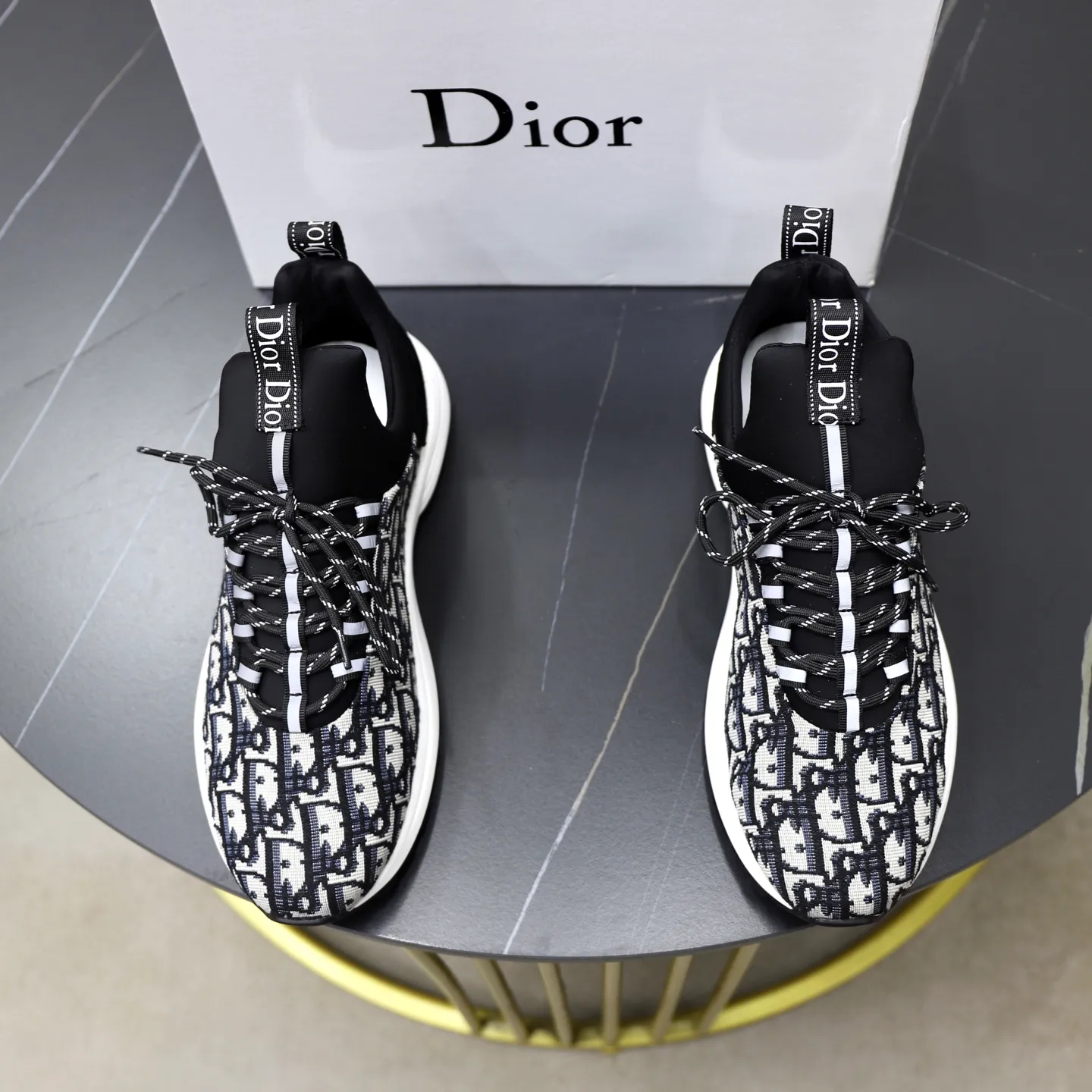Ex-factory price: 440💰🙅‍♂️🙅‍♂️🙅‍♂️ Brand: Dior DIOR Standard code: 38-44 (45 customized) Grade: Same as the official website Material: Original material splicing Comfortable and breathable lining Lightweight and wear-resistant sports outsole Style category: Men's fashionable casual shoes Running sneakers Distinguished luxury brand elements Top luxury Color: actual picture color